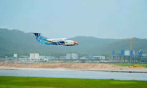 Chuyến bay đầu tiên cất cánh trên đường băng hoàn thành với tiến độ "chưa từng có"