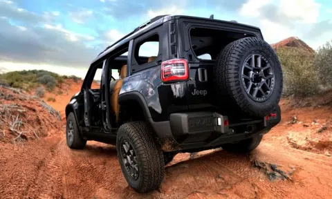Chơi off-road, người Mỹ thích xe xăng hơn xe điện