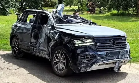 Mẫu SUV của Đức 'sống sót' sau vụ tấn công tên lửa
