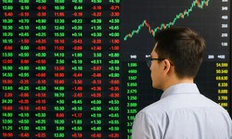 Giá cổ phiếu lao dốc, nhà đầu tư 'bắt đáy' cẩn trọng