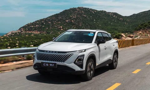 Cầm lái Omoda C5 SHS-H, xe hybrid giá từ 669 triệu có gì đặc biệt?