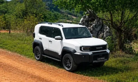 Toyota Land Cruiser FJ chốt giá chưa đến 1,2 tỷ đồng
