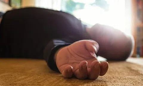 Người đàn ông 58 tuổi tử vong sau khi tắm, bác sĩ chỉ ra thói quen "cực độc" nhiều người mắc