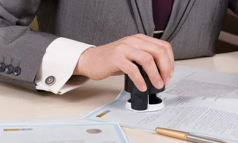 Đề xuất bỏ bắt buộc công chứng giao dịch đất đai: Giảm thủ tục nhưng ai sẽ "gác cổng" rủi ro?