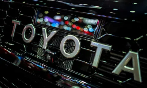 Toyota mất ngôi vị công ty giá trị nhất Nhật Bản vào tay SoftBank