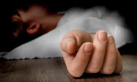 Cô gái 26 tuổi tử vong vì nốt ruồi "lạ" mọc trên trán, bác sĩ chỉ mặt điểm tên dấu hiệu "chí mạng"