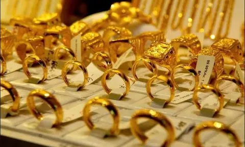 Giá vàng hôm nay (3/8): Diễn biến bất thường