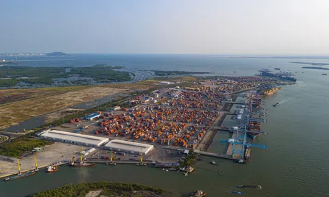 Động lực mới đưa TP.HCM vươn tầm trung tâm trung chuyển khu vực