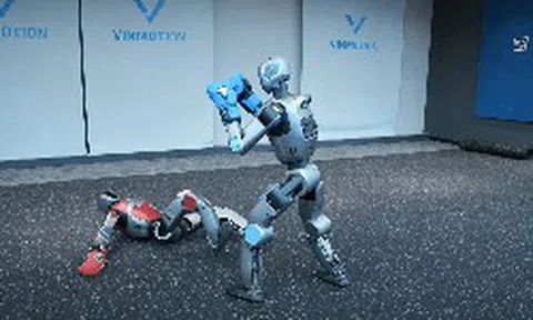 Công ty của tỷ phú Phạm Nhật Vượng “khoe” Robot mini hình người mới lên trình bất ngờ