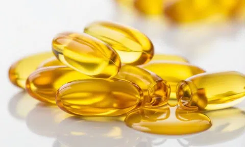 Uống dầu cá omega-3 lâu dài có ảnh hưởng đến thận?