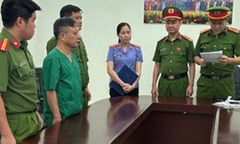 Ra quyết định khởi tố Vũ Văn Trình SN 1965, Giám đốc bệnh viện ở Ninh Bình
