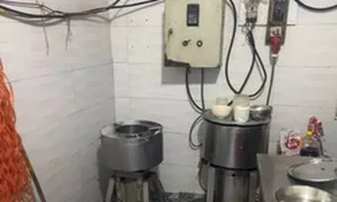 Khởi tố người phụ nữ dùng hàn the làm giò, chả bán kiếm lời