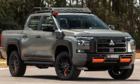 Mitsubishi Triton thêm bản đặc biệt: Độ ống thở, giá nóc chính hãng khiến dân off-road phát thèm
