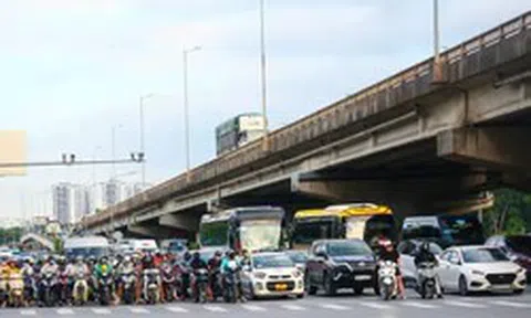 Hạn chế xe tải trọng lớn qua 2 nút giao cửa ngõ Hà Nội