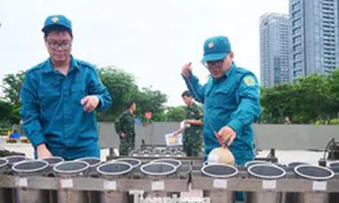 Cận cảnh trận địa 1.200 quả pháo hoa tầm cao chờ khai hỏa ở TPHCM