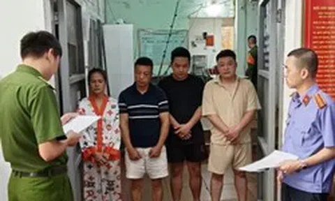 Tạm giữ 4 người tham gia hành hung tài xế taxi ở Quảng Ninh