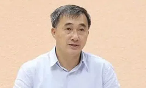 Trước khi bị bắt, Thứ trưởng Trần Văn Thuấn từng giữ những vị trí nào trong ngành y tế?