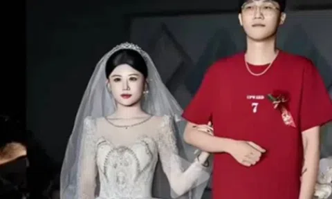 Đưa con về nhà chồng, bố cô dâu 41 tuổi khiến dân mạng "đứng hình"