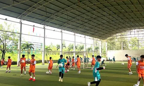 Tân binh Khóa 4 nô nức ngày nhập học, sẵn sàng chinh phục giấc mơ sân cỏ