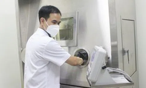 Bộ Y tế yêu cầu BV E làm rõ vụ 'bệnh nhân kẹp tiền vào sổ để được xạ trị nhanh'