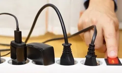 Những thiết bị dùng xong không rút phích cắm, rất dễ gây cháy nổ