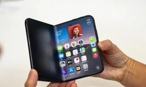 Cầm 100 triệu đồng, chọn mua iPhone Duo hay sắm ô tô điện VinFast?