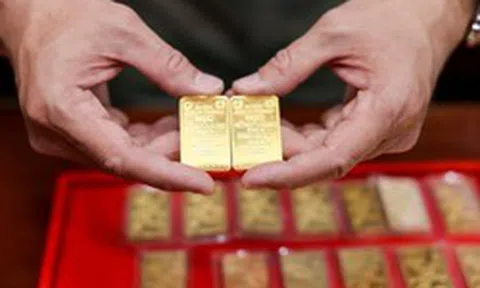 Giá vàng vừa hồi phục đã quay đầu giảm