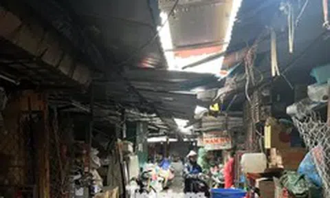 Đình chỉ chợ 34 năm ở Hà Nội: Số phận 200 tiểu thương ra sao?