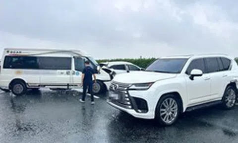 Xe Lexus chèn ép, dừng đột ngột trên cao tốc: Công an điều tra dấu hiệu tội phạm