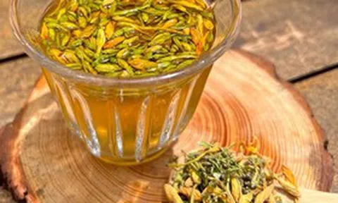 Uống hoa đu đủ chữa bệnh, người đàn ông 59 tuổi nhập viện gấp