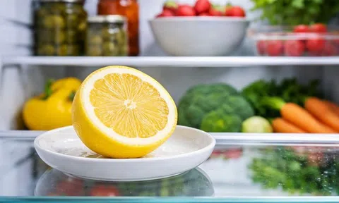 Mở tủ lạnh là ngửi thấy mùi hôi? Thử ngay những mẹo này