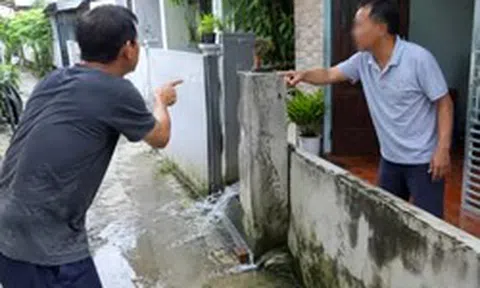 Hà Nội: Đâm hàng xóm tử vong vì bị chửi, dọa đánh nếu 'để nước chảy sang nhà'