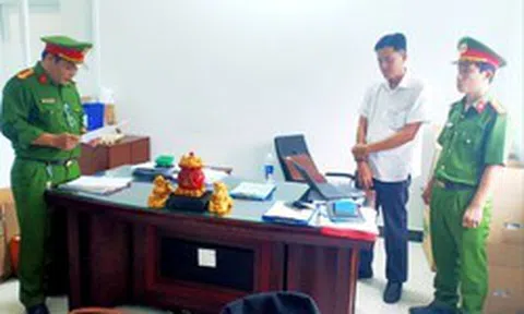 Khởi tố Phó Giám đốc SN 1980