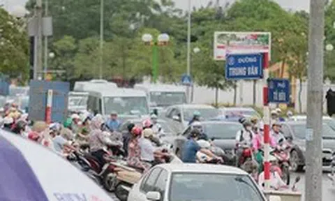 Hà Nội: Cấm ô tô đi thẳng từ Trung Thư sang Trung Văn trong giờ cao điểm