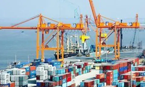 Xuất nhập khẩu đến giữa tháng 9 vượt 825 tỷ USD