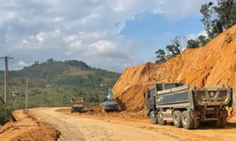 Giá vật liệu tăng vọt, loạt doanh nghiệp 'kêu cứu' vì càng làm càng lỗ