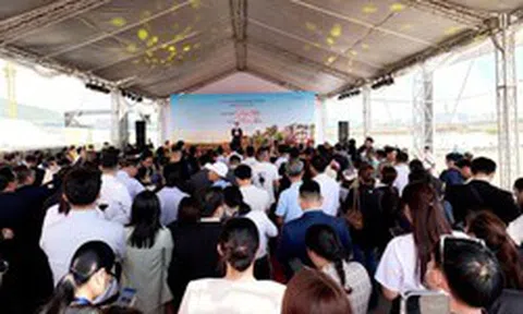Khai trương nhà mẫu The Elite: Hàng trăm nhà đầu tư đổ về "đảo an cư" Charmora City