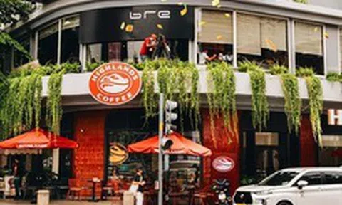 Highlands Coffee tăng doanh số 47%, mạnh nhất trong nhóm thương hiệu quốc tế: Vì sao Jollibee lại nhường quyền kiểm soát?