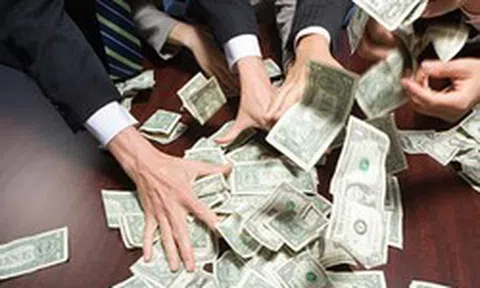 Tự doanh CTCK quay đầu bán ròng phiên cuối tuần, ngược chiều vẫn miệt mài gom VPBank