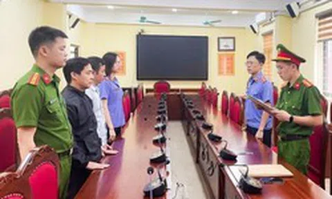 Quyết định khởi tố lao động tự do Đinh Thị Thảo Hiền