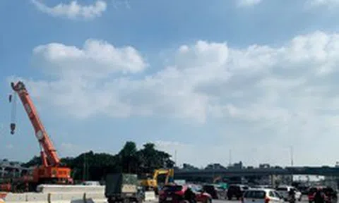 Hà Nội điều chỉnh điểm quay đầu trên đường Cổ Linh để thi công hầm chui