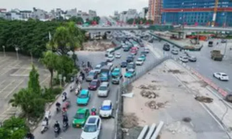 Hà Nội điều chỉnh giao thông trên đường Cổ Linh để thi công hầm chui