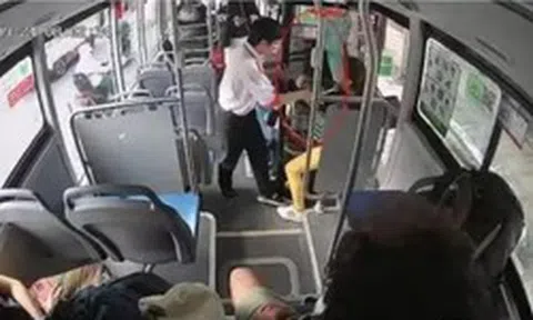 Đình chỉ nhân viên xe buýt tuyến 152 xô đẩy hành khách