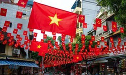 AMRO: Muốn tăng trưởng 10%, Việt Nam cần đầu tư gần 41% GDP, DN Việt phải chen được vào cuộc chơi của Samsung, LG, Intel