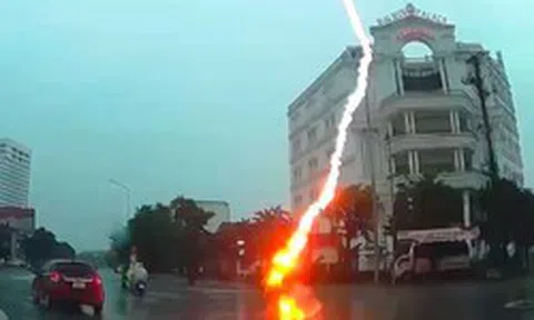 Người phụ nữ bị sét đánh giữa đường: Có một vết thương ở đầu đã được phẫu thuật