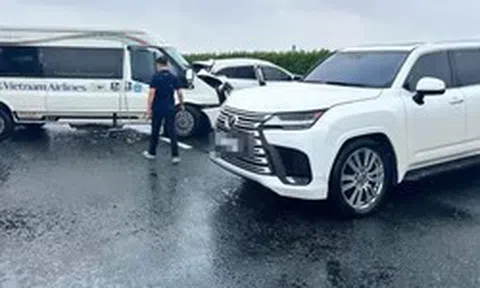 Tạm giữ hình sự tài xế xe Lexus lạng lách, chặn xe khác dẫn đến tai nạn trên cao tốc