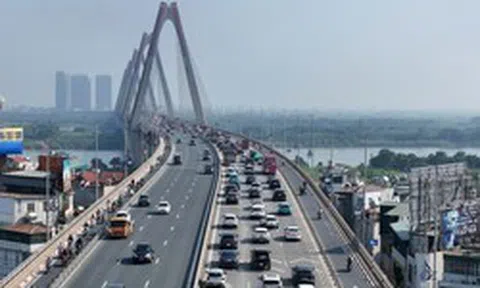 Cầu Nhật Tân áp quy định giữ khoảng cách, 3 làn ô tô giới hạn 80km/h