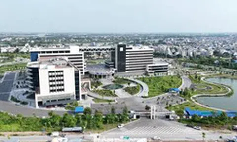 Thông tin mới về công trình bệnh viện 1.800 tỷ đồng ở Ninh Bình phải dùng xô, chậu hứng nước