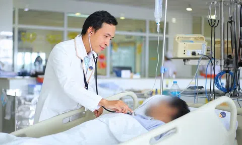 Uống nhầm thứ không ngờ cất trong tủ lạnh, người đàn ông nhập viện cấp cứu