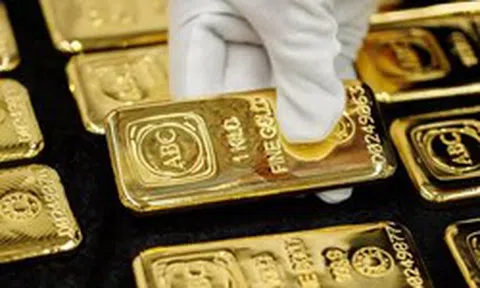 Vàng đang chịu sức ép ra sao?